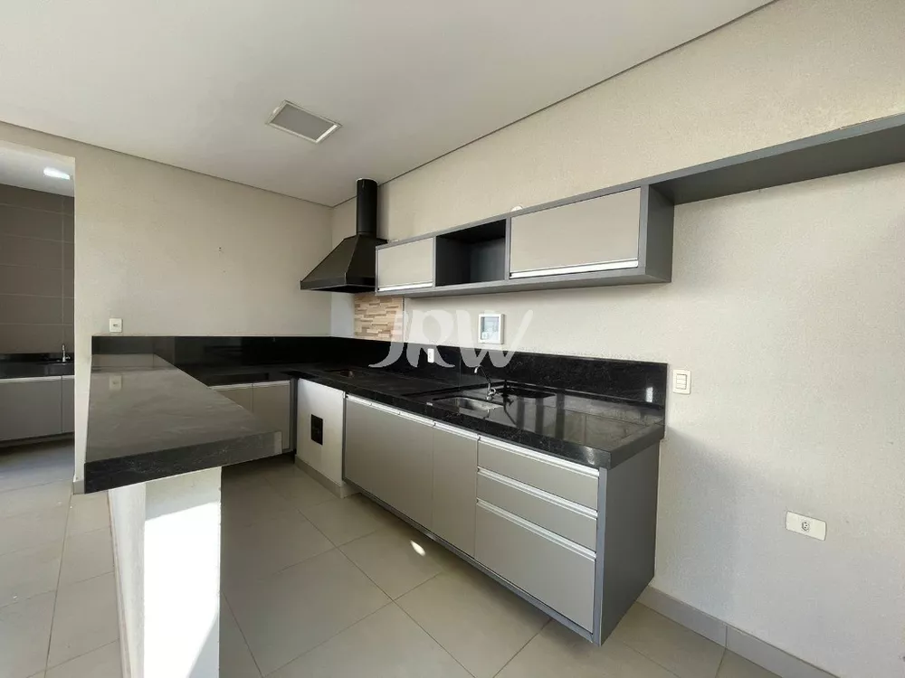 Casa para alugar com 3 quartos, 278m² - Foto 2