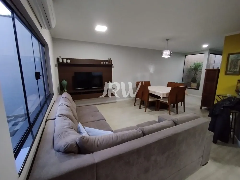 Casa, 3 quartos, 250 m² - Foto 1