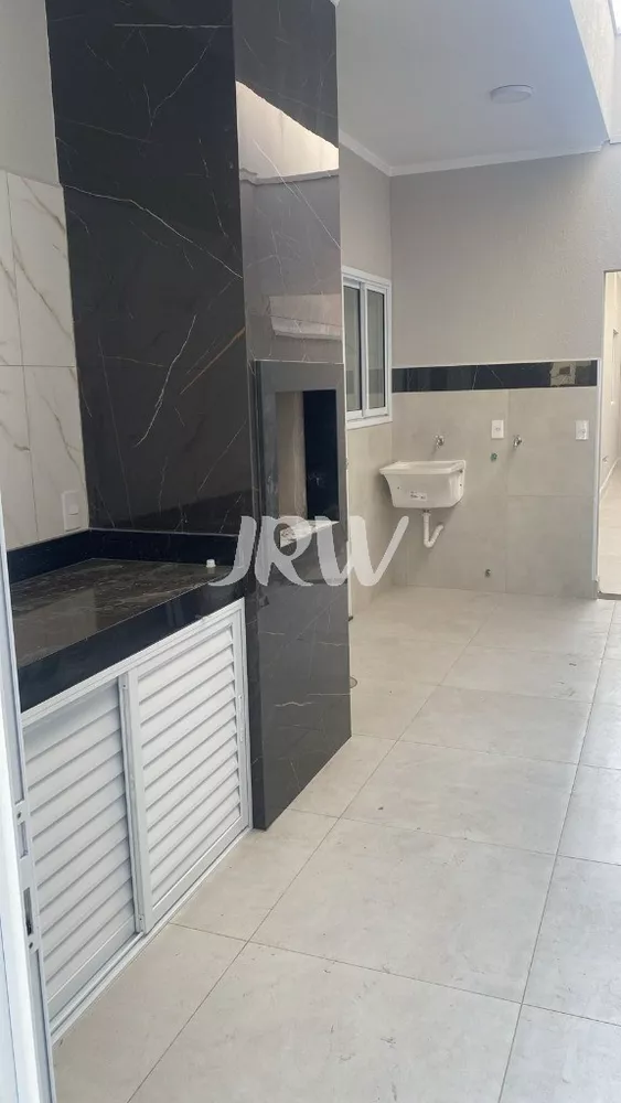 Casa à venda com 3 quartos, 105m² - Foto 2