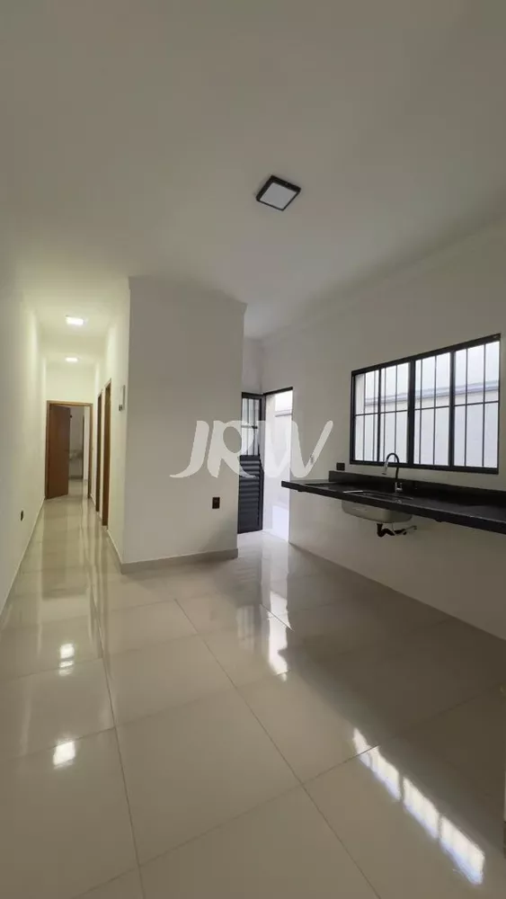 Casa à venda com 2 quartos, 125m² - Foto 2