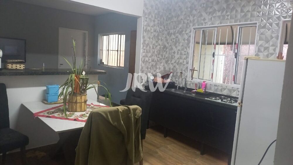 Casa, 4 quartos, 180 m² - Foto 1