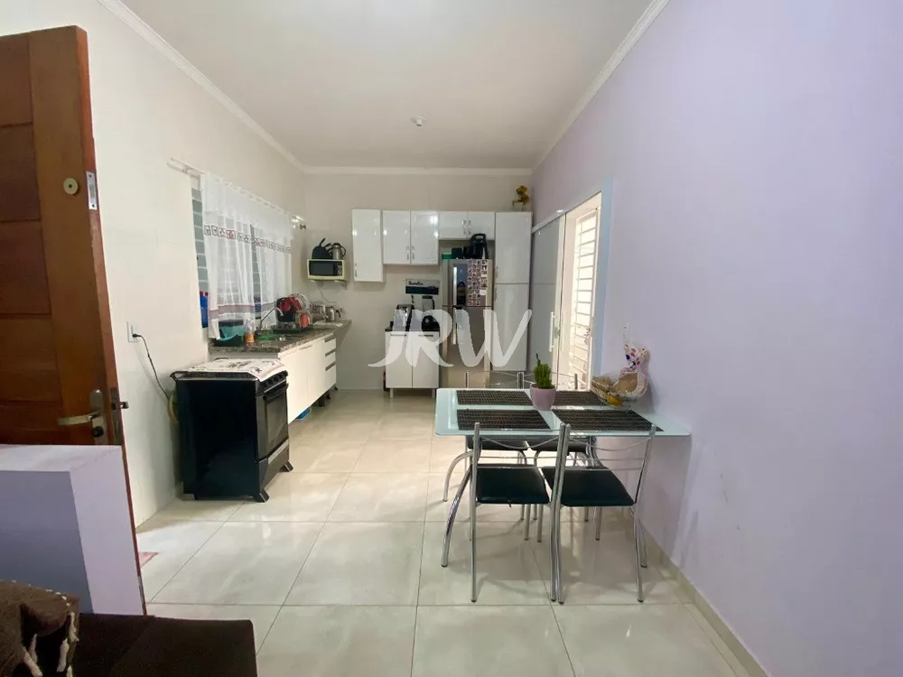 Casa à venda com 2 quartos, 150m² - Foto 4