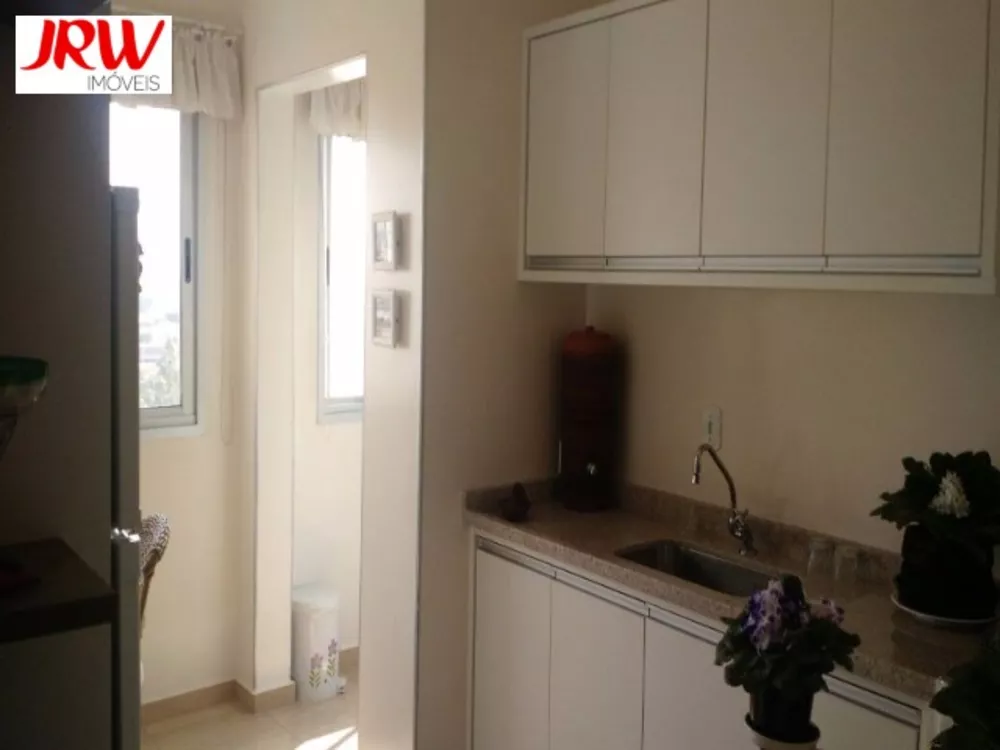 Apartamento à venda com 2 quartos, 64m² - Foto 3