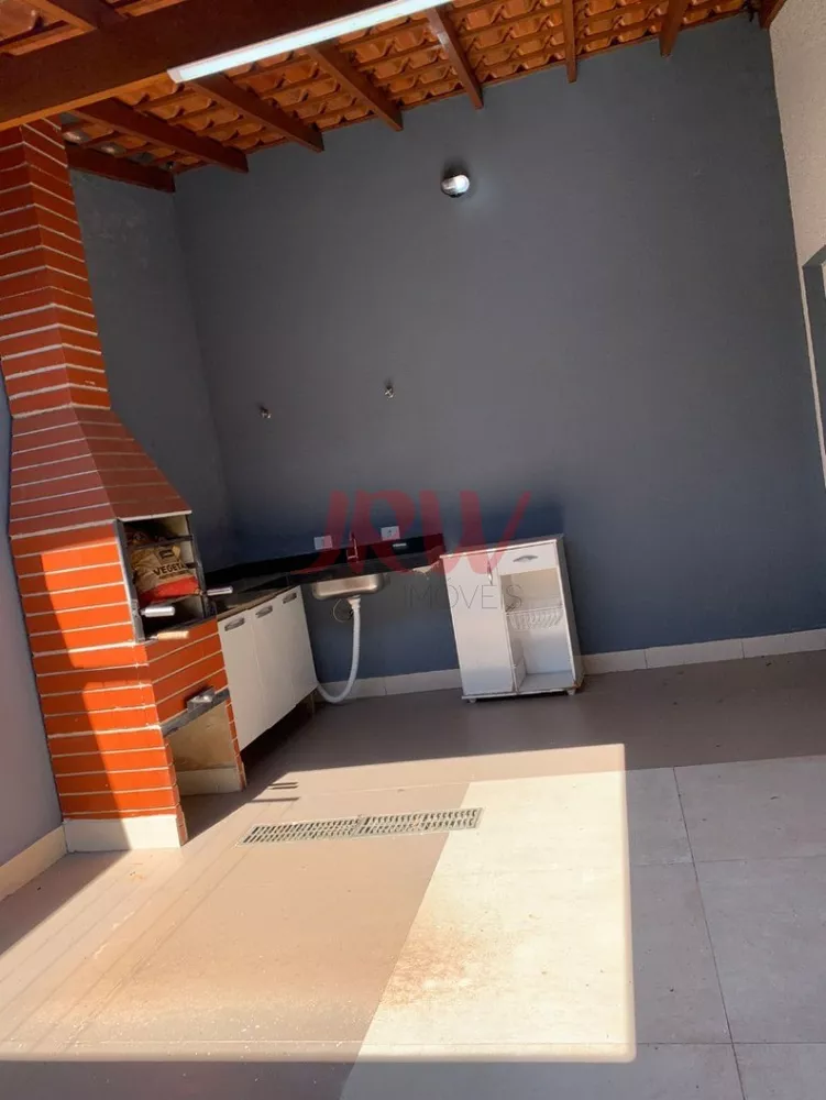 Casa à venda com 3 quartos, 150m² - Foto 2