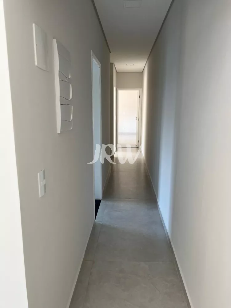 Casa à venda com 3 quartos, 300m² - Foto 7