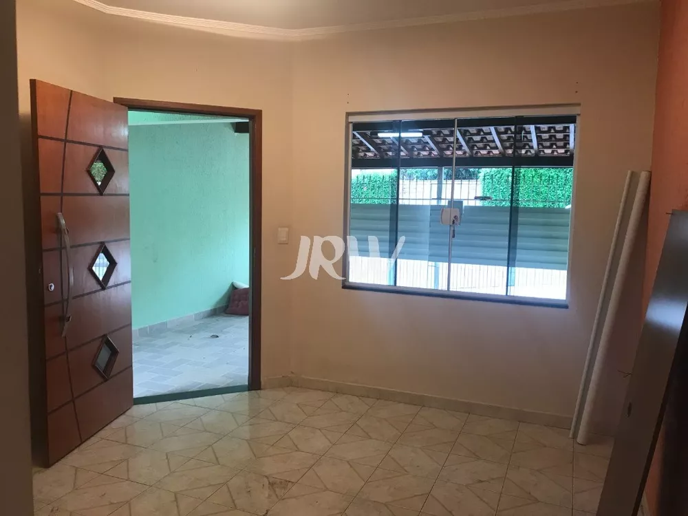 Casa à venda com 2 quartos, 125m² - Foto 2