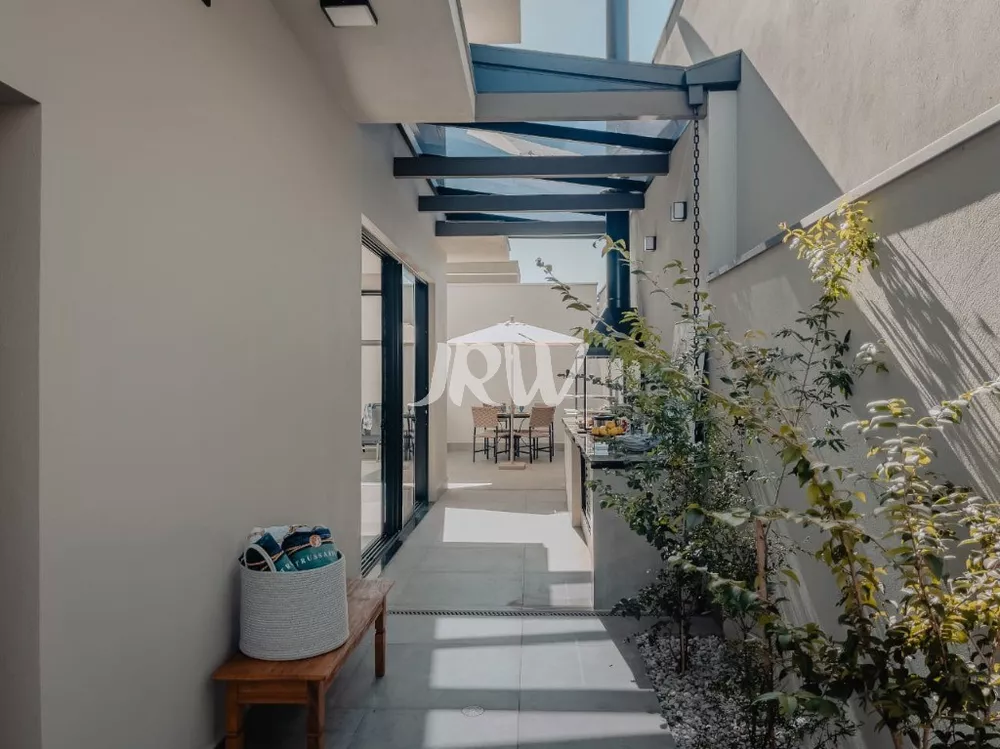 Casa à venda com 3 quartos, 250m² - Foto 4