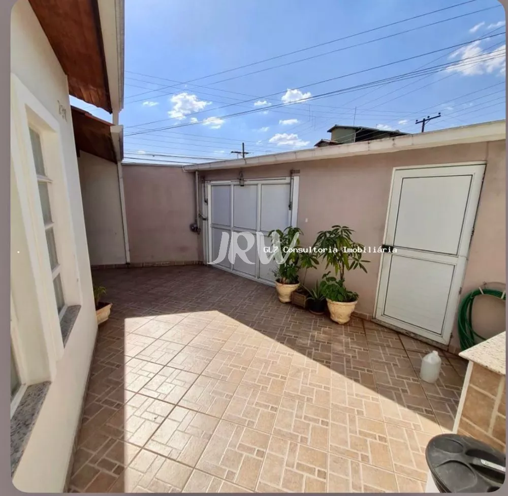 Casa à venda com 3 quartos, 160m² - Foto 2