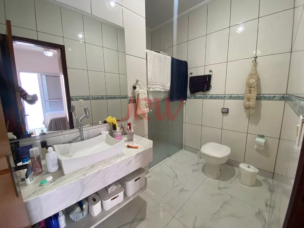 Casa à venda com 3 quartos, 250m² - Foto 3