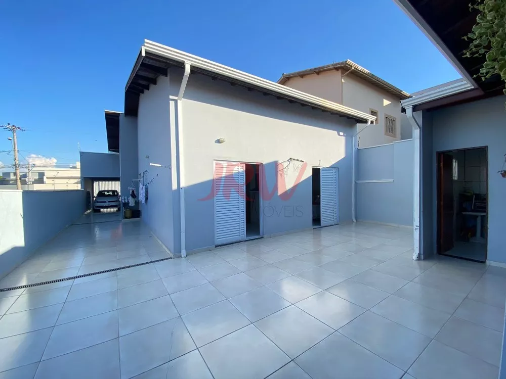 Casa à venda com 3 quartos, 250m² - Foto 2