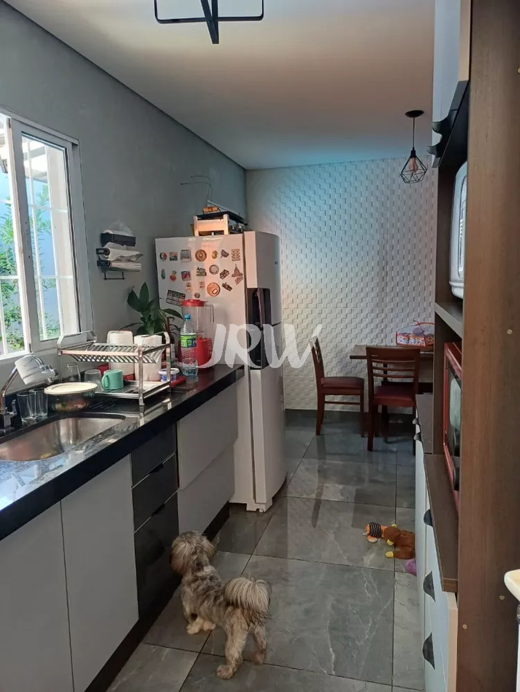 Casa à venda com 4 quartos, 150m² - Foto 3