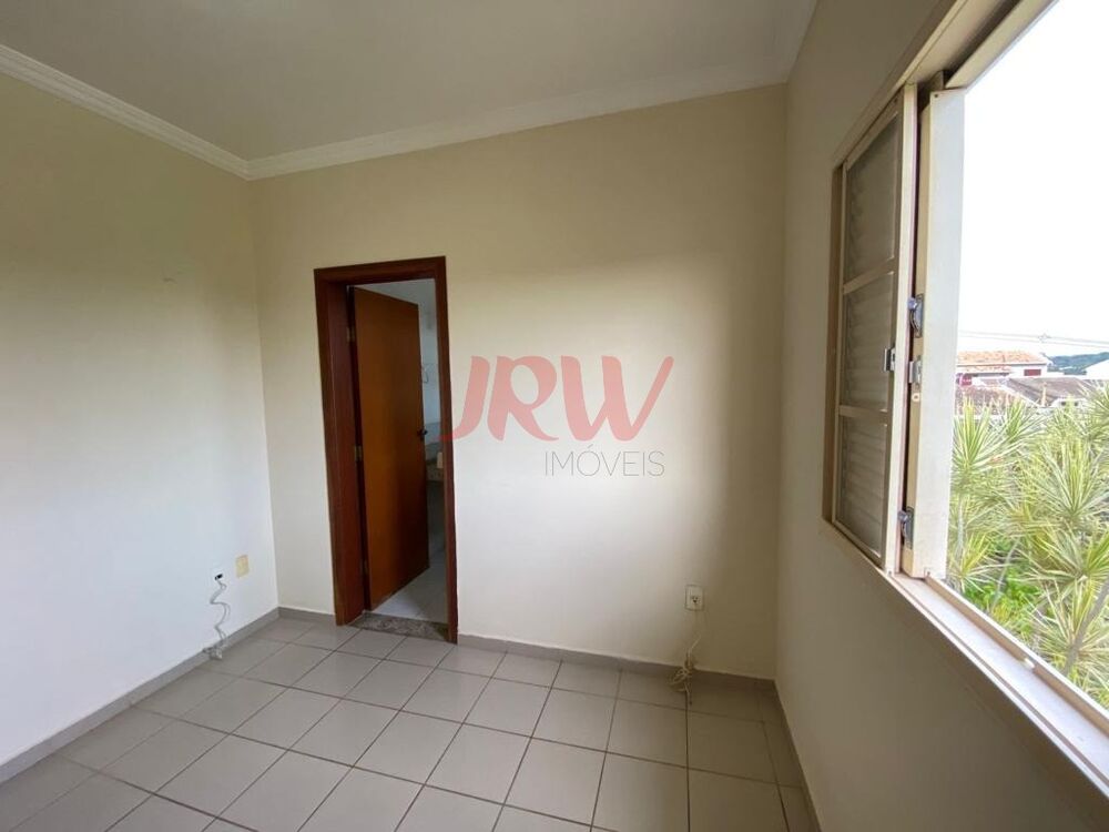 Casa à venda e aluguel com 6 quartos, 290m² - Foto 11