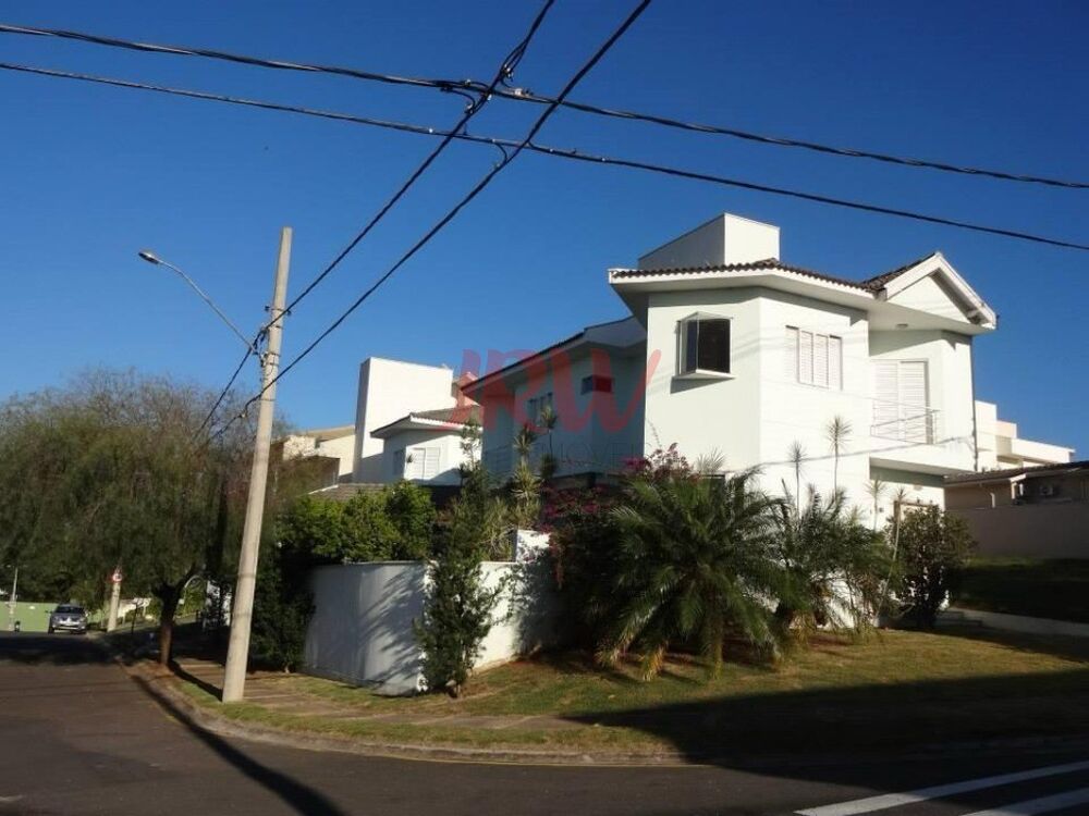 Casa à venda e aluguel com 6 quartos, 290m² - Foto 1