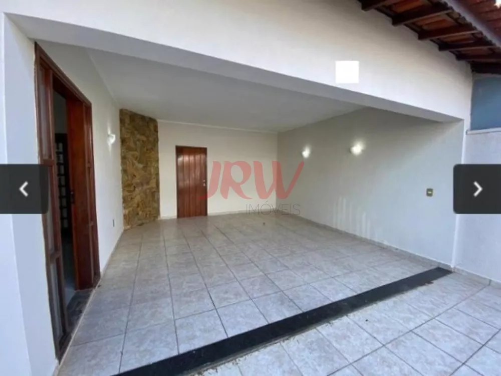 Casa à venda com 3 quartos, 146m² - Foto 1