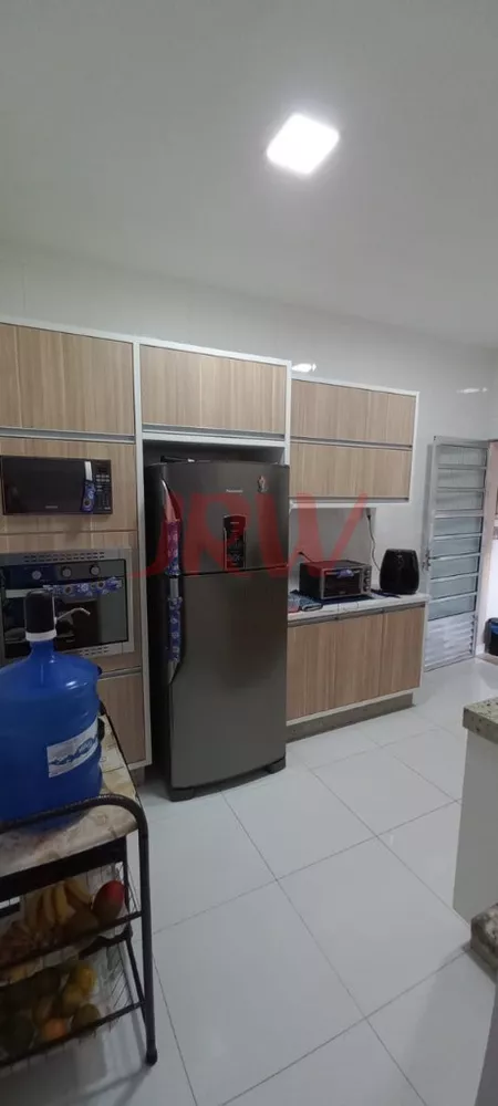 Casa à venda com 3 quartos, 150m² - Foto 3