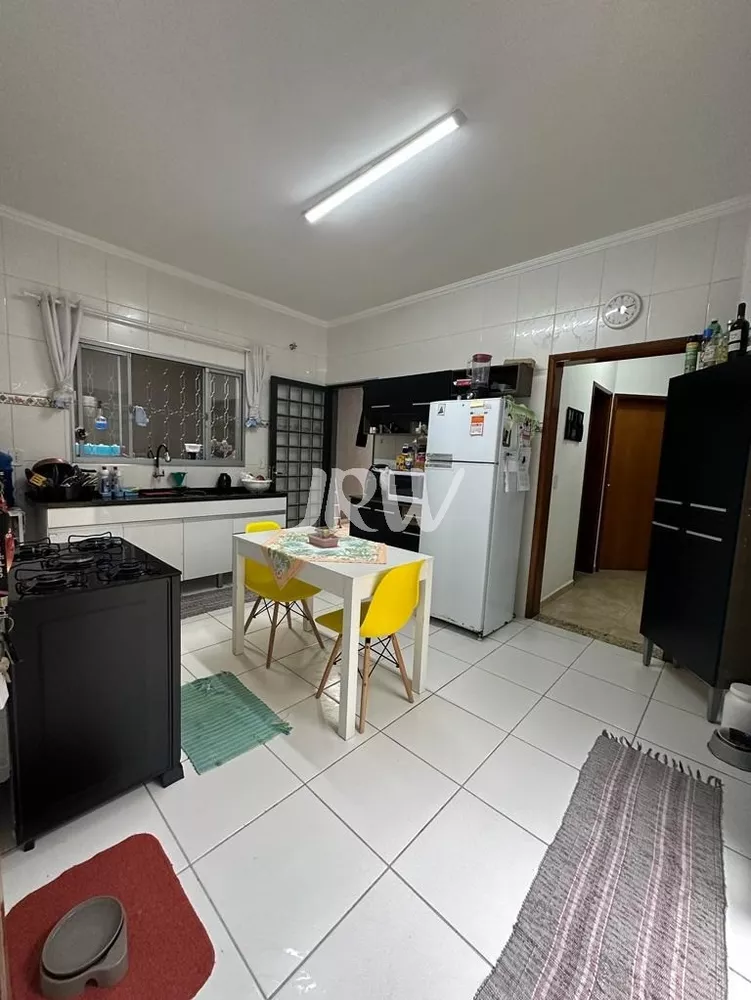 Casa à venda com 3 quartos, 101m² - Foto 3