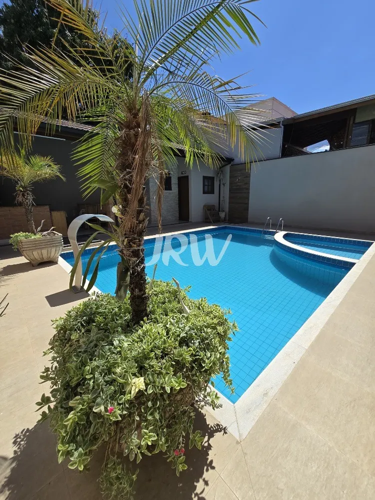 Casa, 3 quartos, 260 m² - Foto 1