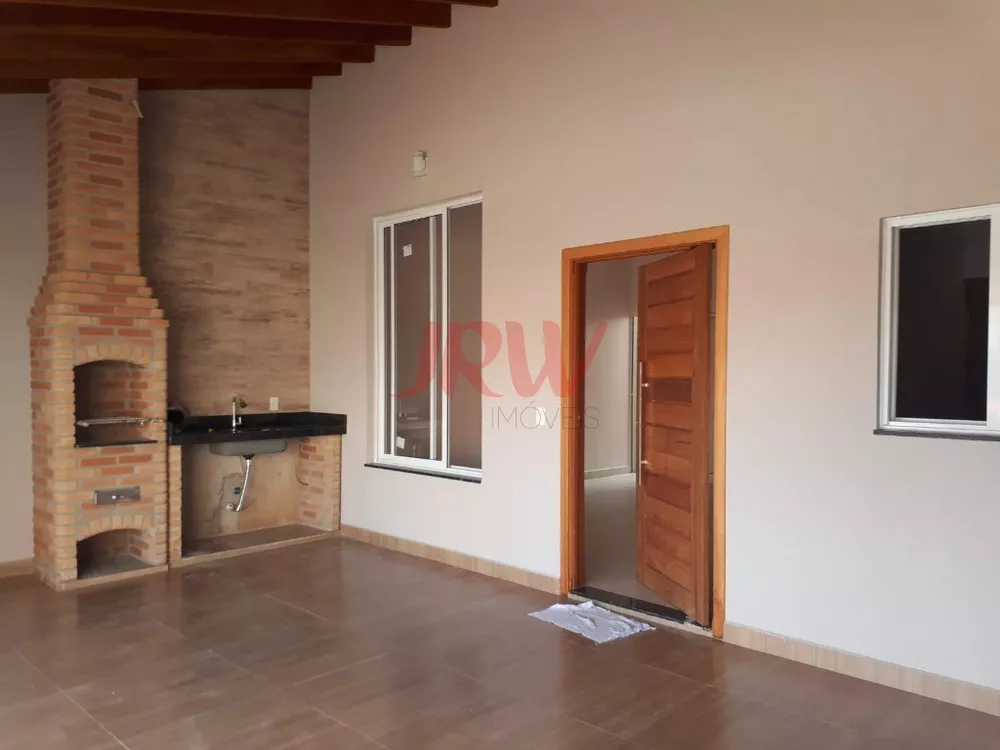 Casa à venda com 3 quartos, 123m² - Foto 1