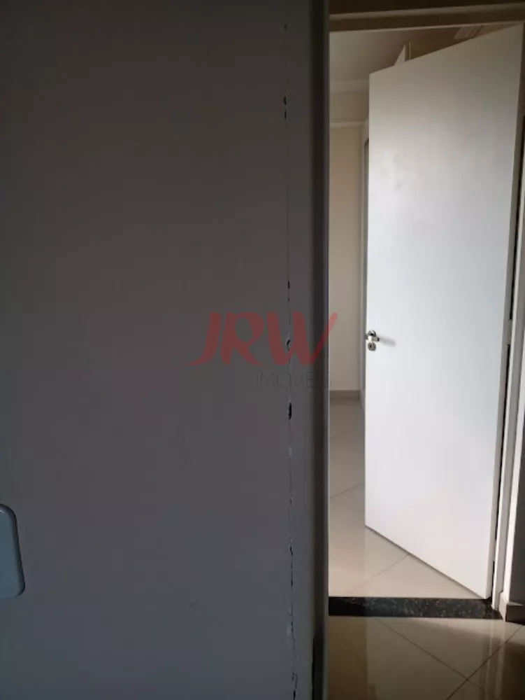 Apartamento à venda com 2 quartos, 62m² - Foto 3