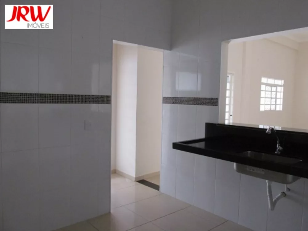 Casa à venda com 2 quartos, 250m² - Foto 8