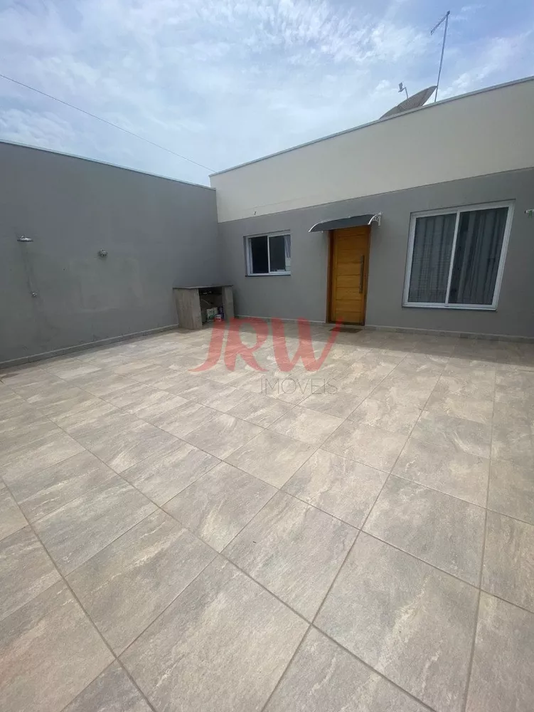 Casa à venda com 3 quartos, 150m² - Foto 1