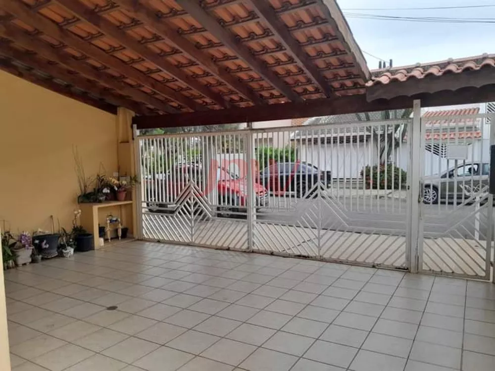 Casa à venda com 4 quartos, 172m² - Foto 1