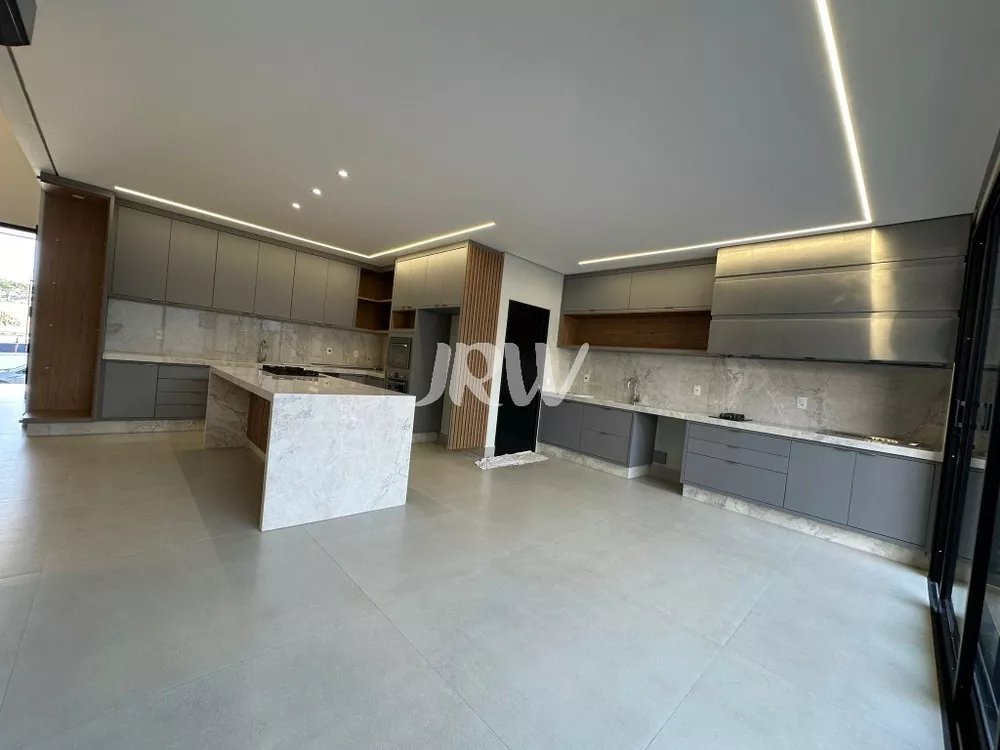 Casa à venda com 3 quartos, 320m² - Foto 10