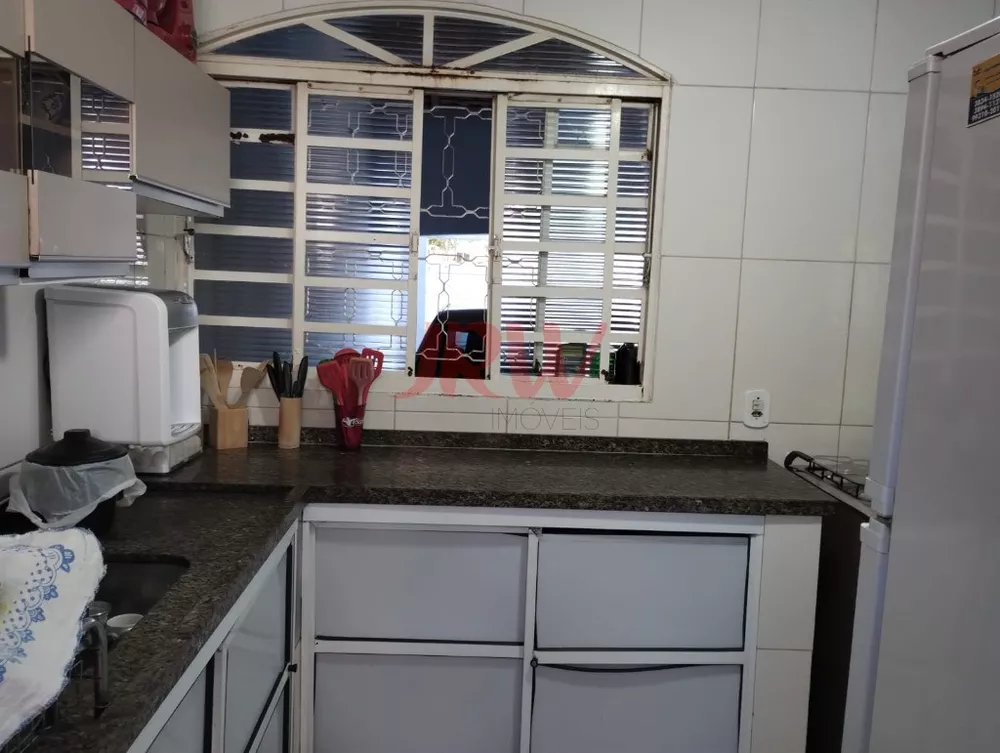 Casa à venda com 2 quartos, 150m² - Foto 8