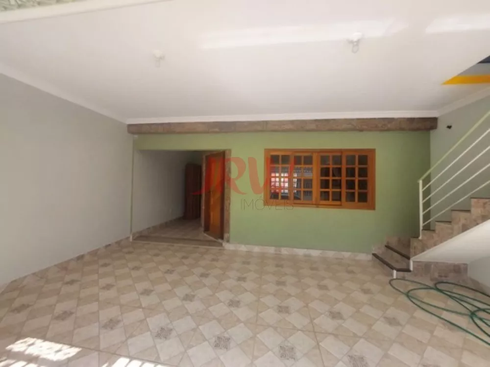 Casa à venda com 3 quartos, 190m² - Foto 1