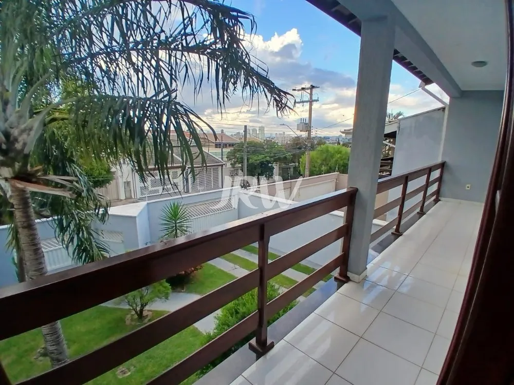 Casa, 4 quartos, 237 m² - Foto 2