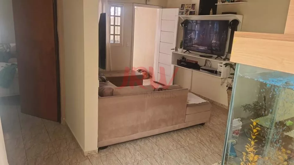 Casa à venda com 2 quartos, 69m² - Foto 4