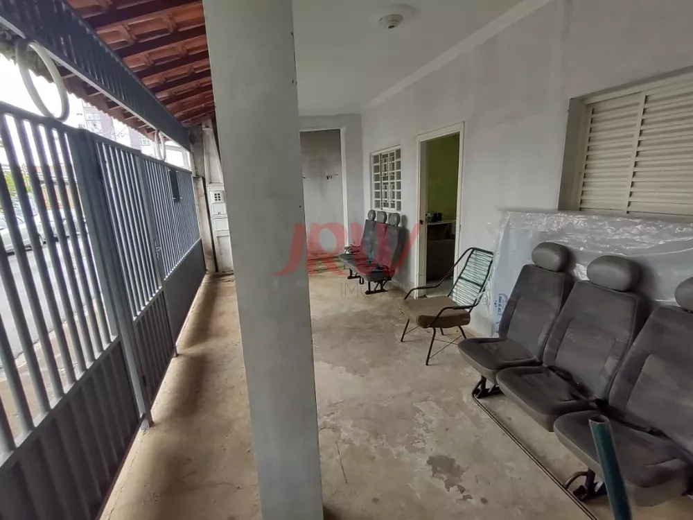 Casa à venda com 3 quartos, 150m² - Foto 1