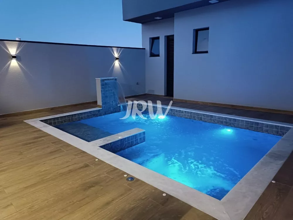 Casa à venda com 3 quartos, 300m² - Foto 1