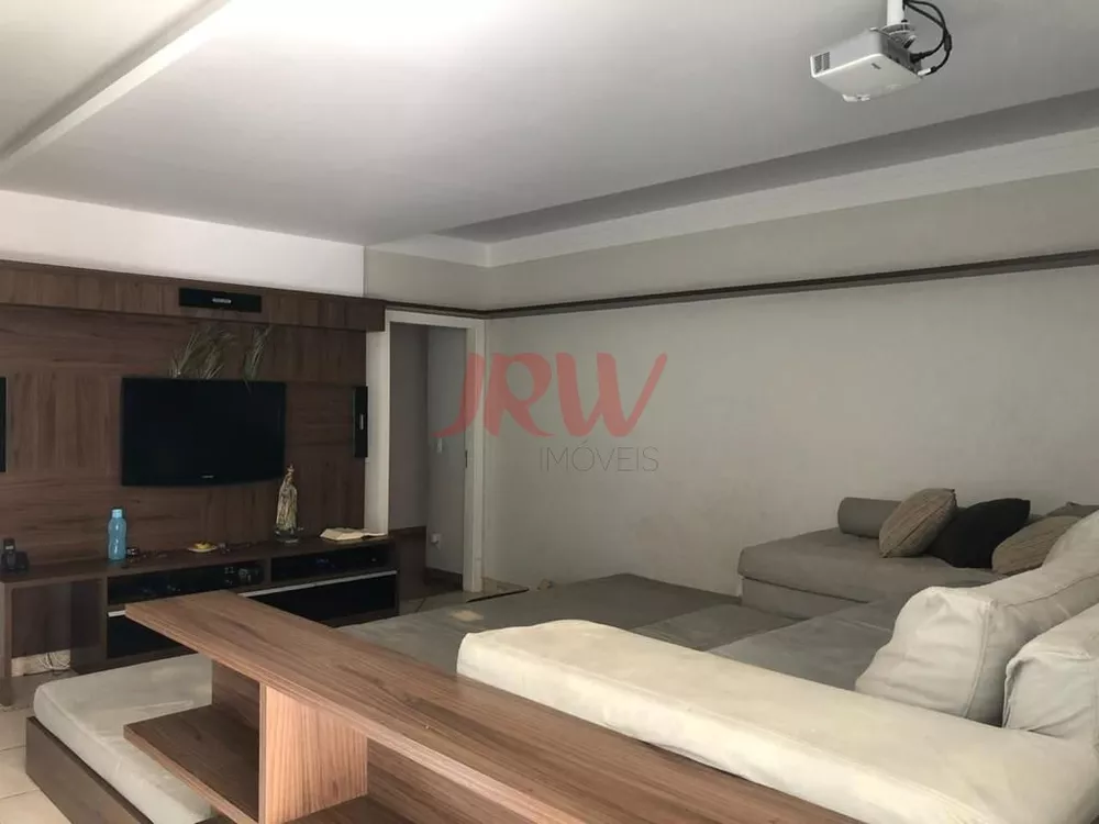 Apartamento à venda com 4 quartos, 190m² - Foto 1