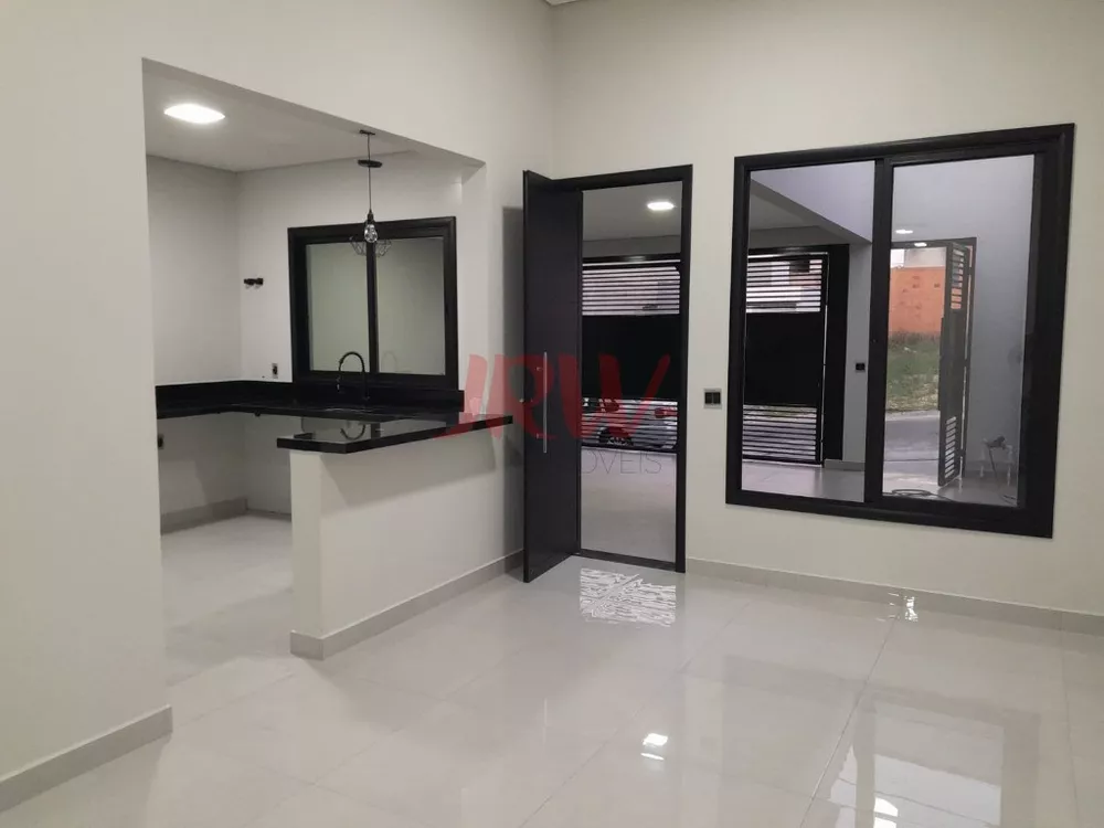 Casa à venda com 3 quartos, 150m² - Foto 2