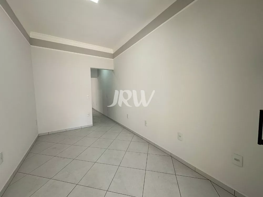 Casa à venda com 4 quartos, 130m² - Foto 2