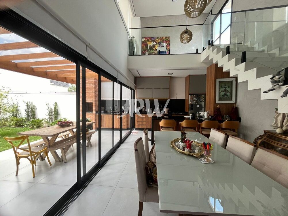 Casa à venda com 3 quartos, 300m² - Foto 3