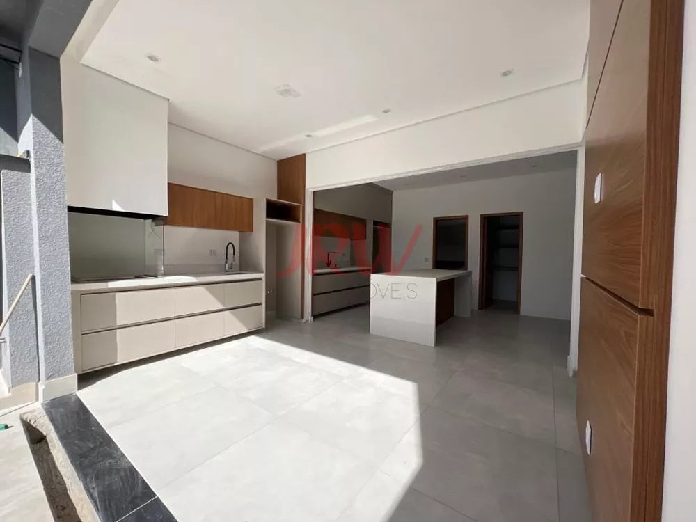 Casa à venda com 3 quartos, 360m² - Foto 1