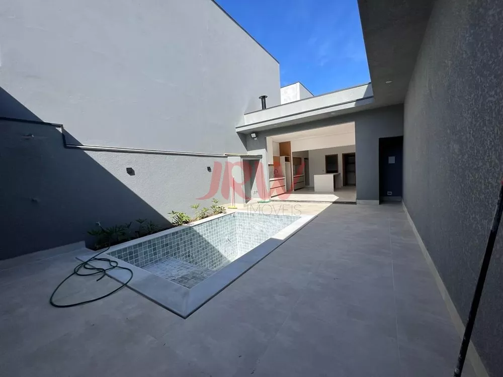 Casa à venda com 3 quartos, 360m² - Foto 2