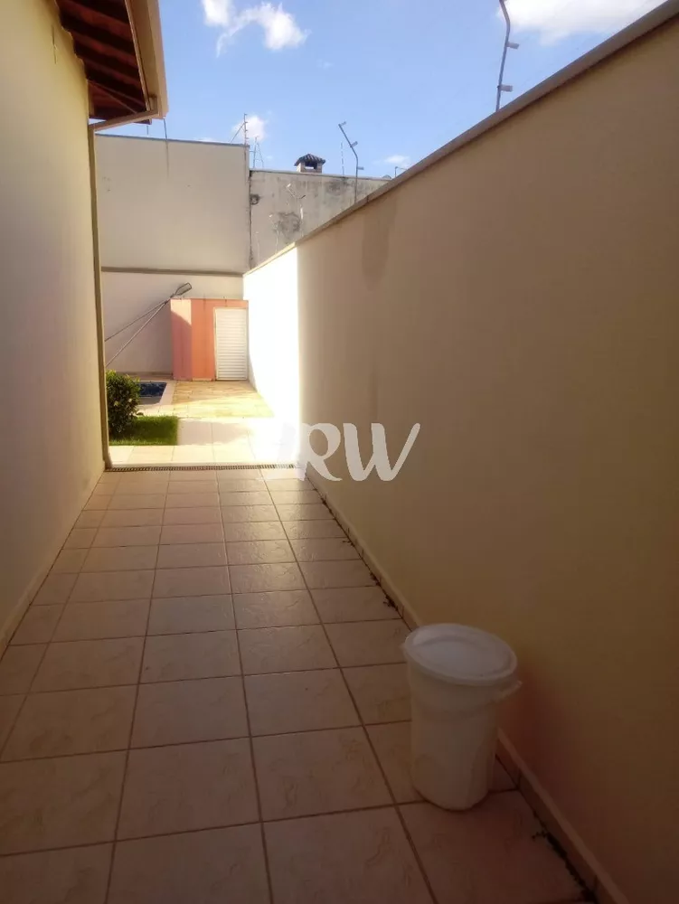 Casa à venda com 3 quartos, 360m² - Foto 4