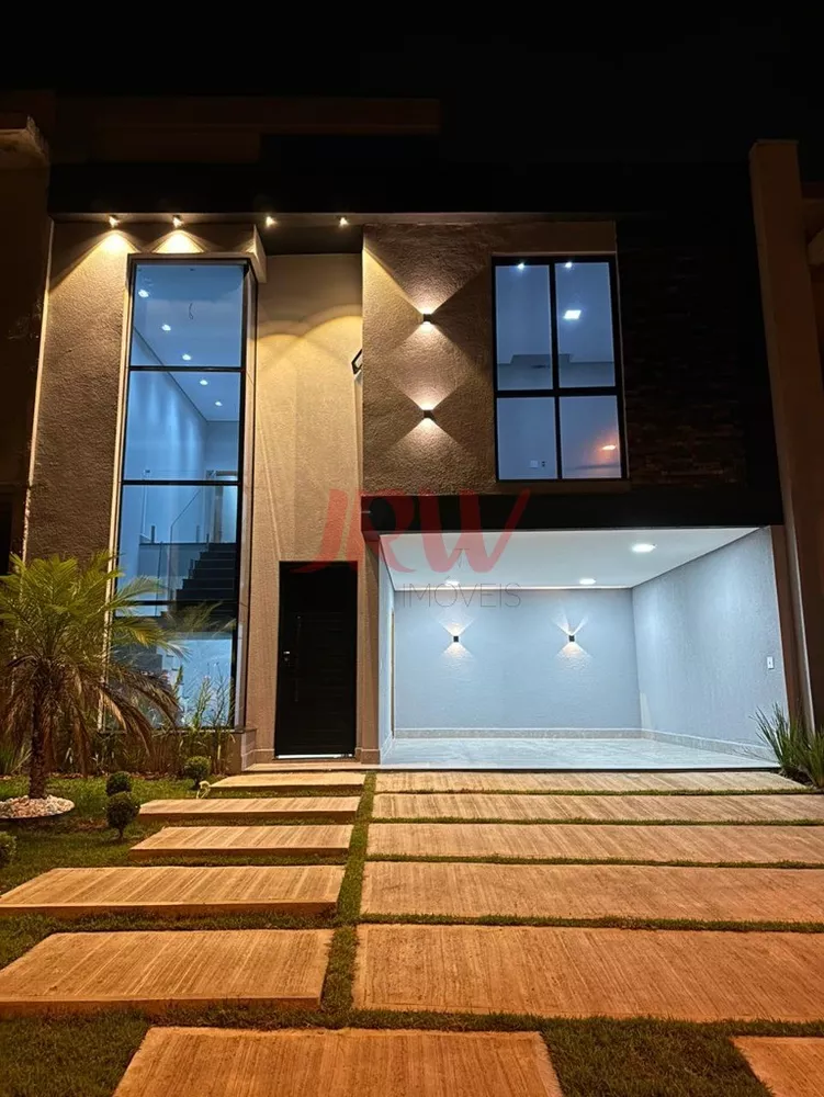 Casa à venda com 3 quartos, 176m² - Foto 1