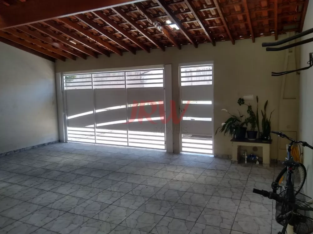 Casa à venda com 2 quartos, 150m² - Foto 2