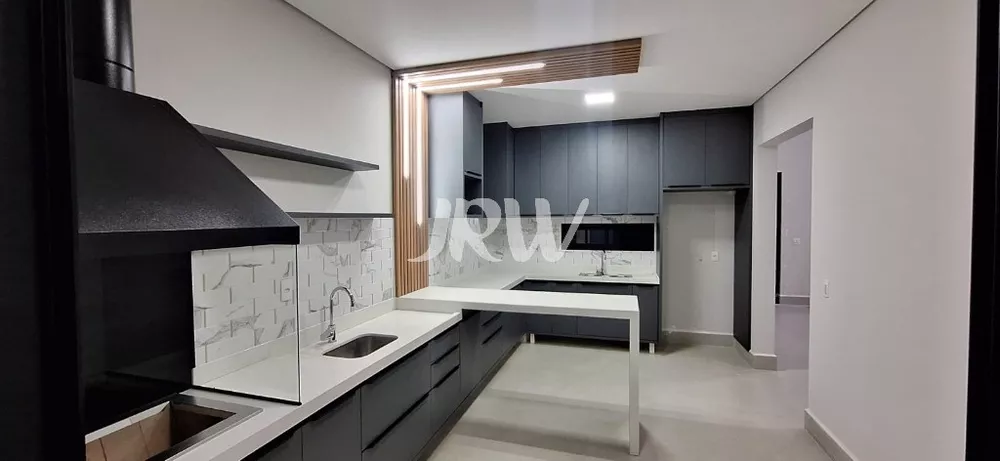 Casa à venda com 3 quartos, 208m² - Foto 4