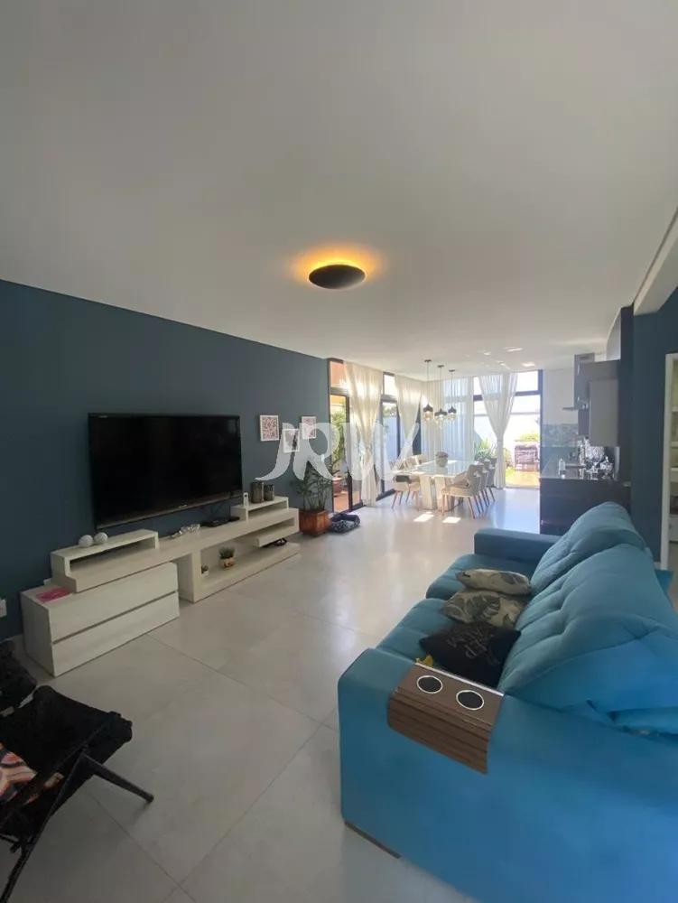 Casa à venda com 3 quartos, 150m² - Foto 1