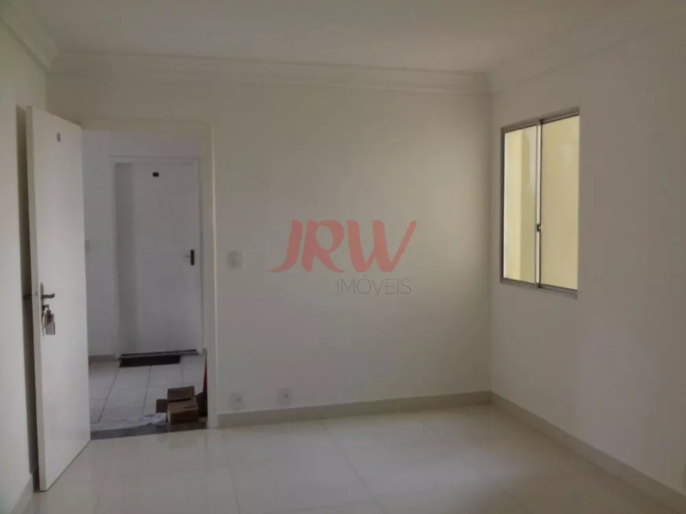 Apartamento à venda com 3 quartos, 59m² - Foto 2