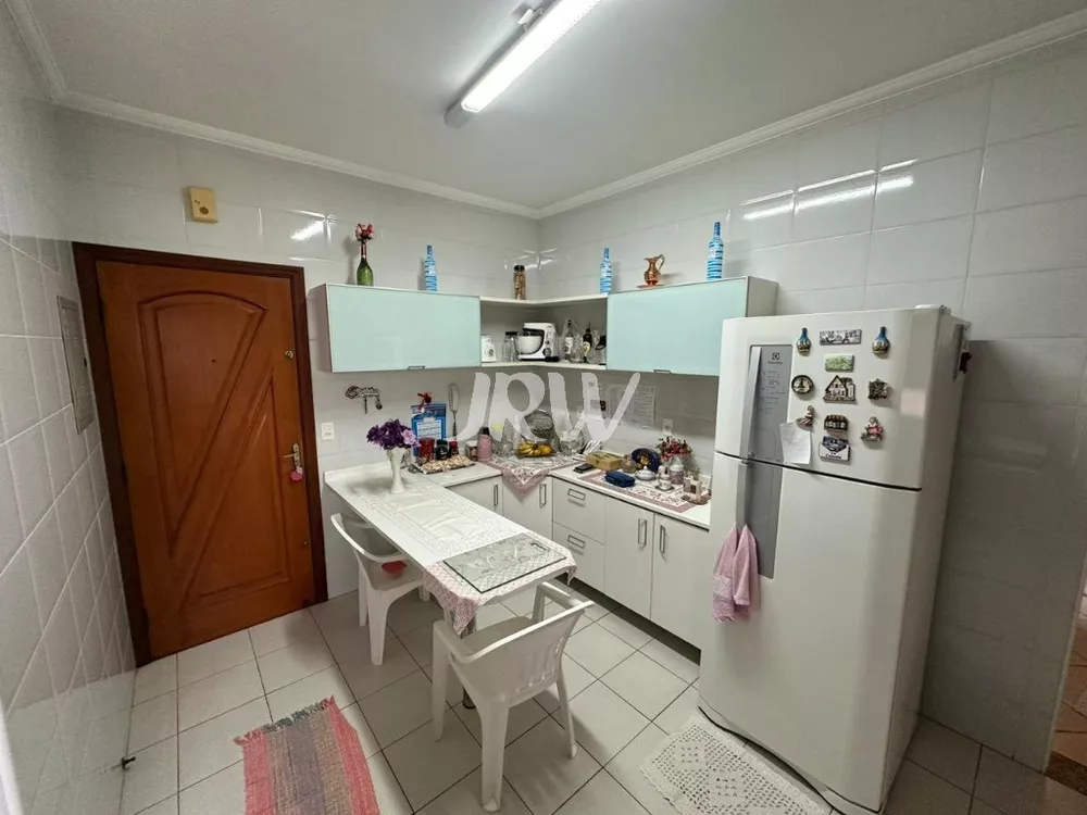 Apartamento à venda com 3 quartos, 156m² - Foto 3