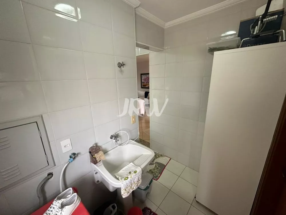 Apartamento à venda com 3 quartos, 156m² - Foto 7