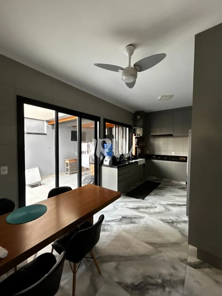 Casa, 4 quartos, 225 m² - Foto 9