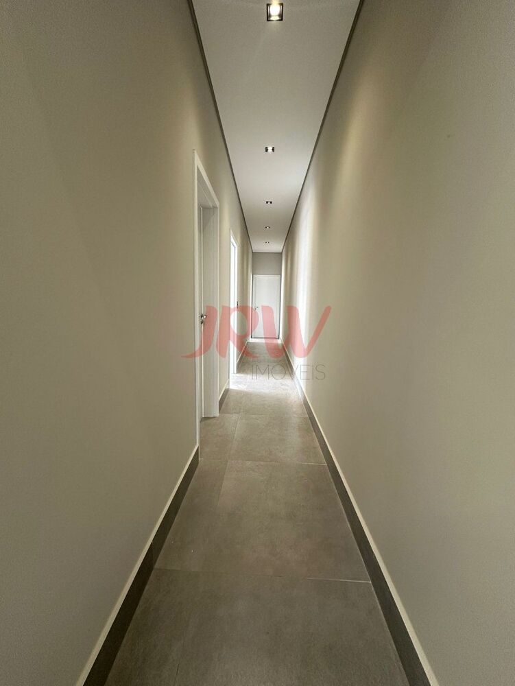 Casa à venda com 3 quartos, 211m² - Foto 3