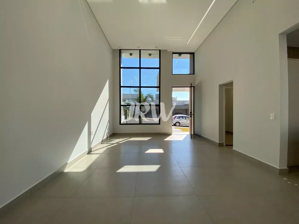 Casa à venda com 3 quartos, 190m² - Foto 2